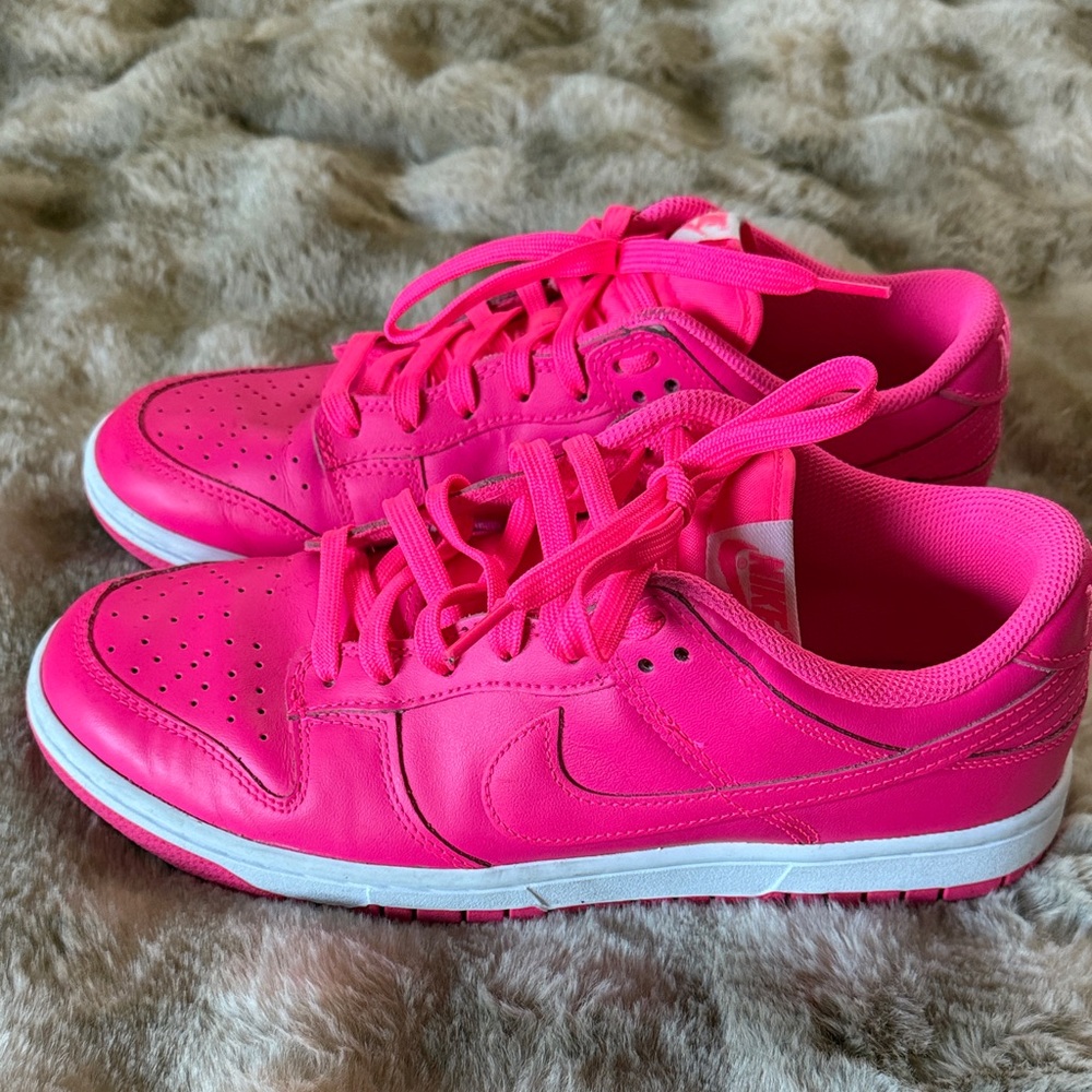 Nike Women's Vivid Pink Sneakers